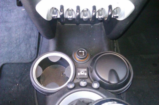 Il pulsante per la commutazione per gpl e benzina e' posto in una posizione facile da raggiungere e ben visibile dal guidatore.